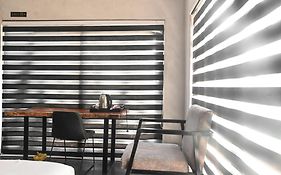 Anisa Guesthouse  4*